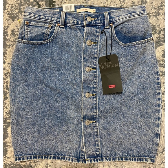 NWT Levi’s Denim Button-down Mom Jean Skirt - Picture 1 of 5